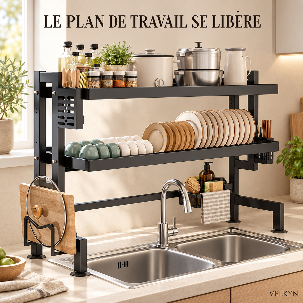 Égouttoir VELKYN installé au-dessus de l’évier