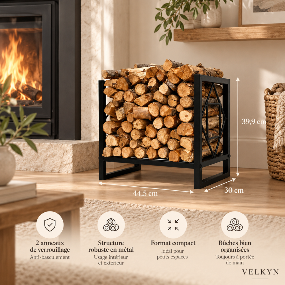 Porte-bûches compact VELKYN près d’une cheminée